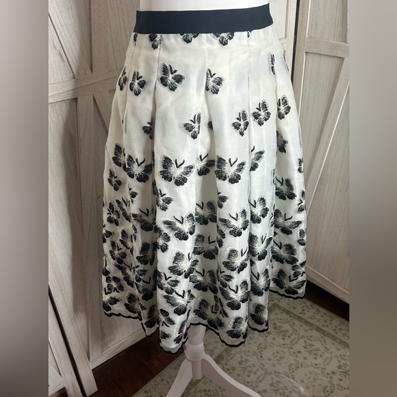Talbots Black and Cream Butterfly A-Line Skirt EUC Sz 6 feminine fairy - Picture 3 of 10